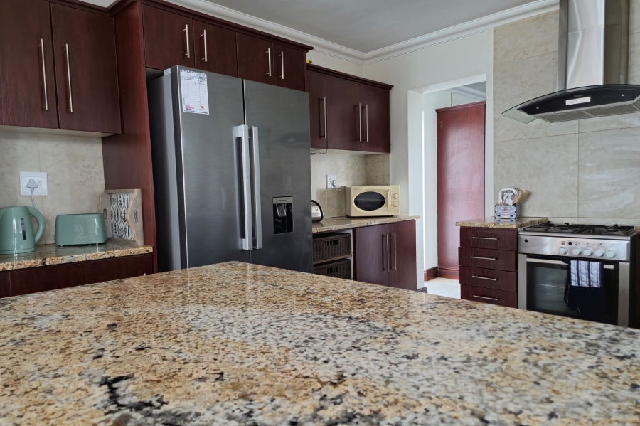 4 Bedroom Property for Sale in Sandy Point Western Cape